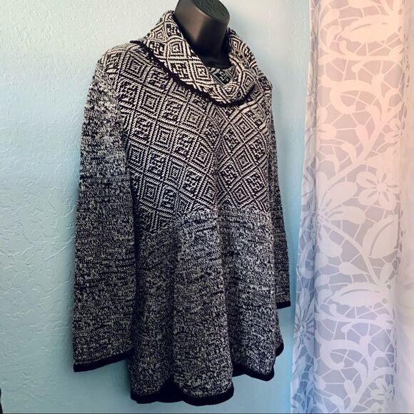 Style & Co Black & White Aztec Print Cowl Neck Sweater Size PS - Picture 6 of 11